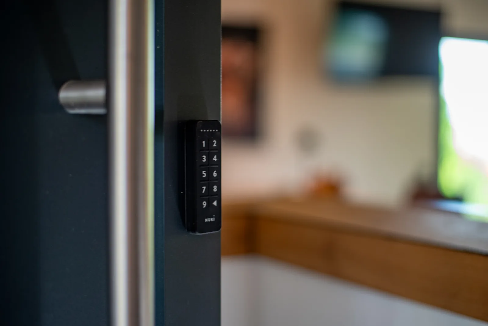 Nuki Smart-Lock am Eingang der Boutique Suite