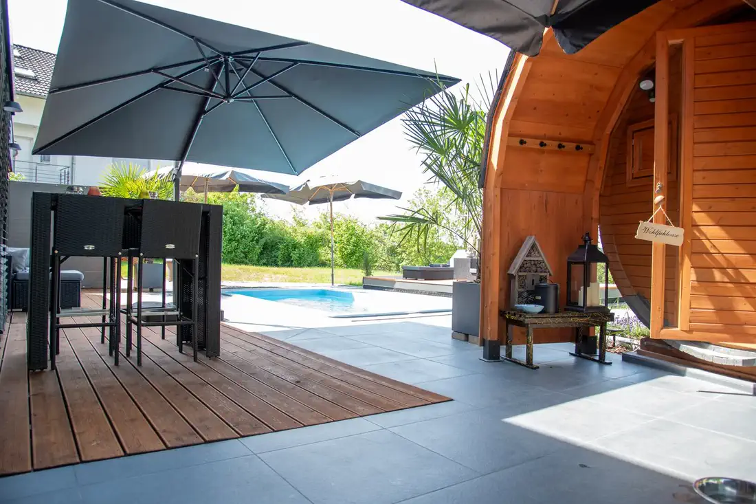 Sauna und Pool